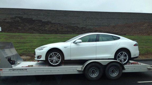 Tesla-tow-truck